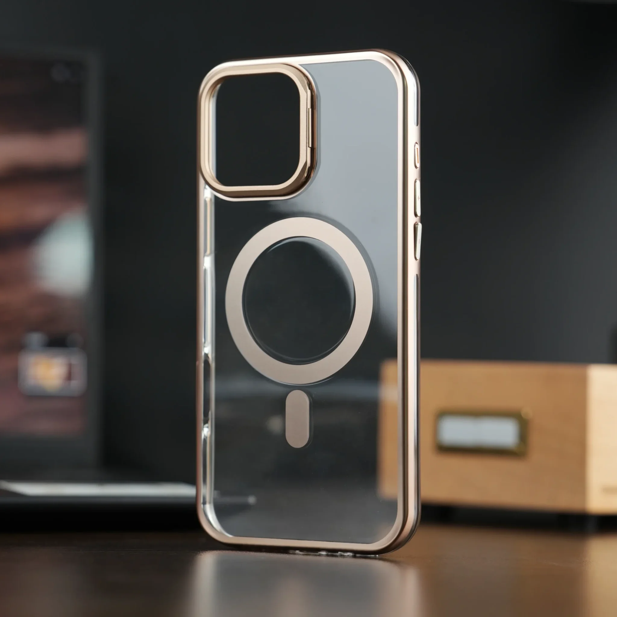 Transparent cases are also popular phone cases in the phone case market.